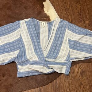 S tie in the back crop top flare sleeve